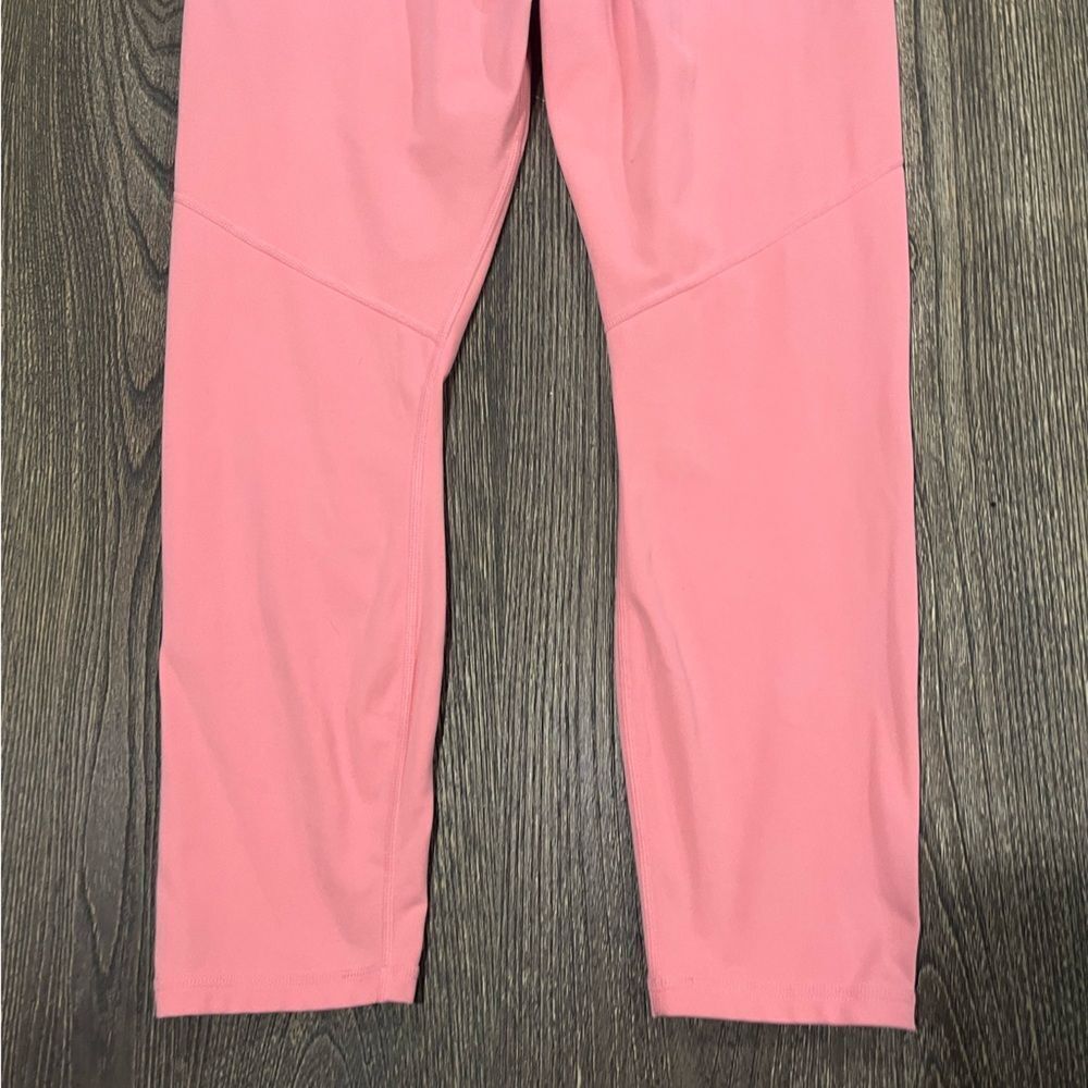 Fabletics Womens Capri Leggings High Rise Elastic Waistband Pull-On Pink Size M - Picture 5 of 6